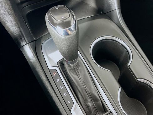 Used 2019 Chevrolet Equinox LT image 16