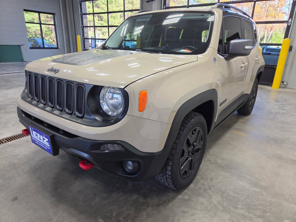 Used 2017 Jeep Renegade Trailhawk AWD/4WD image 5