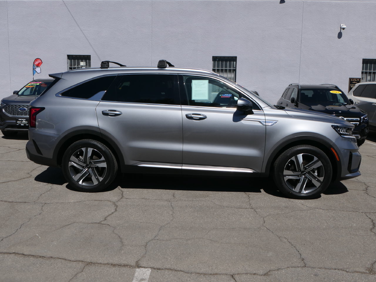 Used 2023 Kia Sorento EX w/ Panoramic Sunroof Package AWD/4WD image 2
