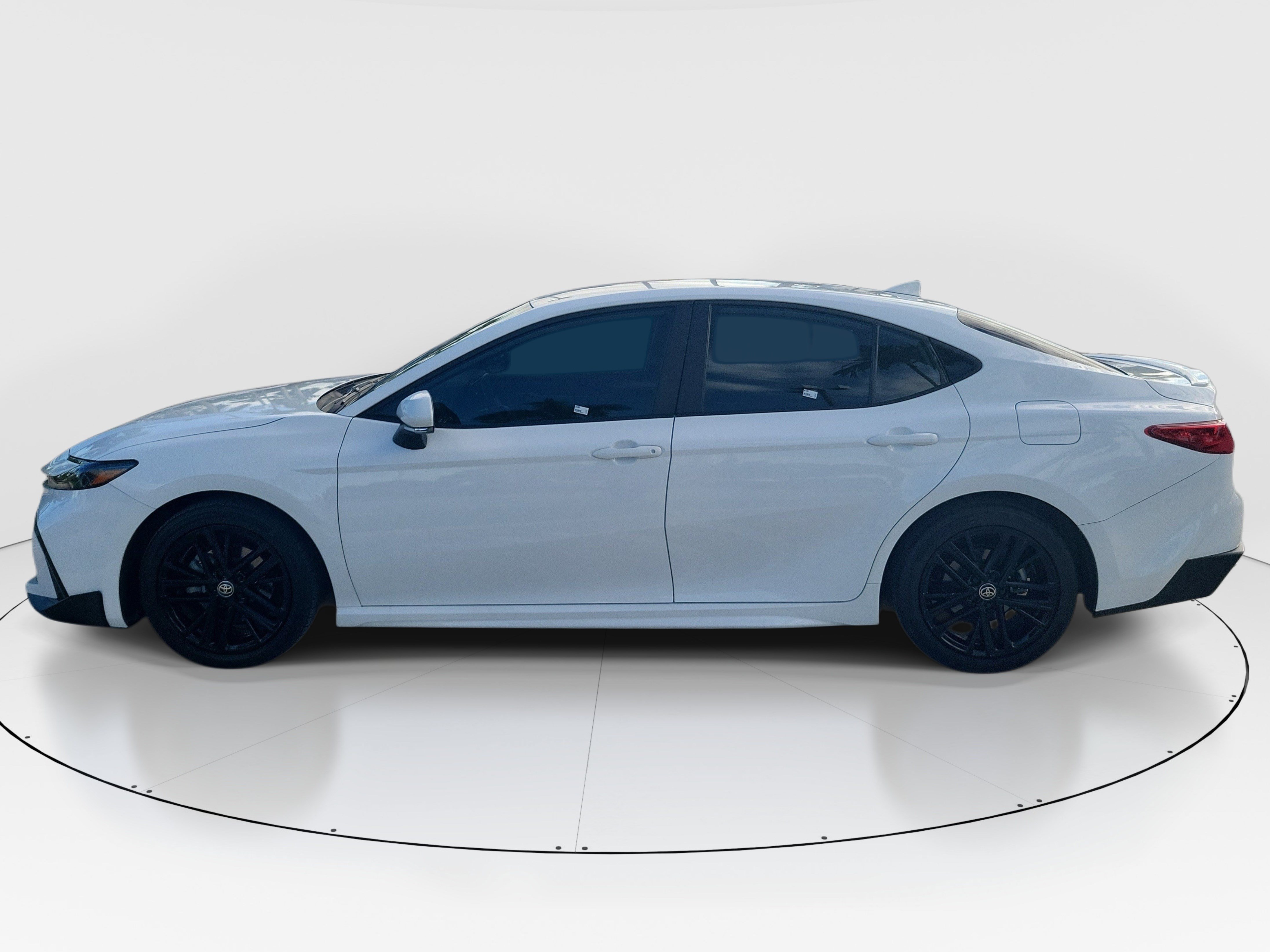 Used 2026 Toyota Camry SE w/ Multimedia Upgrade Package FWD image 4