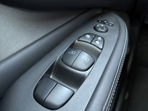 Used 2019 Nissan Murano S image 18