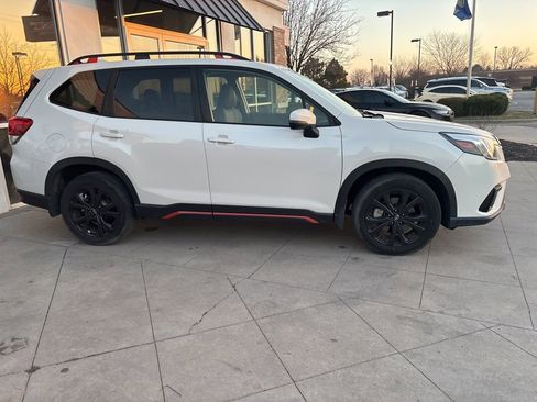 Used 2022 Subaru Forester Sport image 9