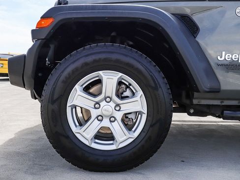 Used 2018 Jeep Wrangler Unlimited Sport S image 11