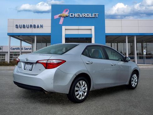 Used 2015 Toyota Corolla LE FWD image 5
