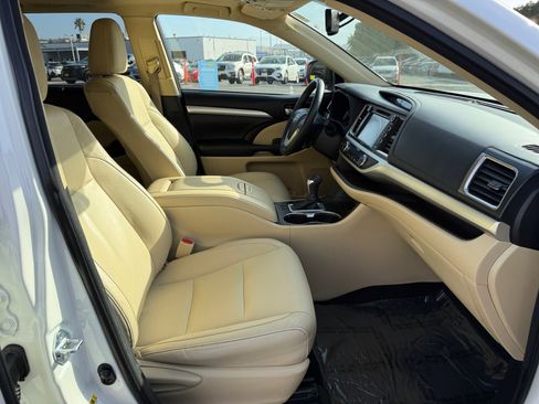 Used 2015 Toyota Highlander XLE image 20