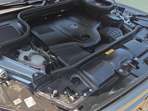Certified 2026 Mercedes-Benz GLS 450 4MATIC image 18