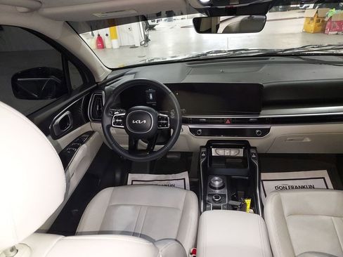 Used 2025 Kia Sorento EX w/ EX Panoramic Sunroof Package image 15