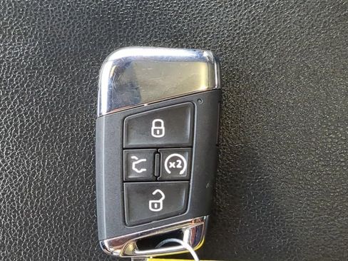Used 2022 Volkswagen Atlas Cross Sport SEL Premium R-Line AWD/4WD image 23