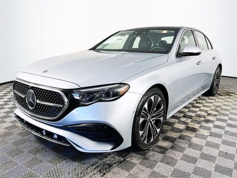 New 2026 Mercedes-Benz E 450 4MATIC Sedan image 2
