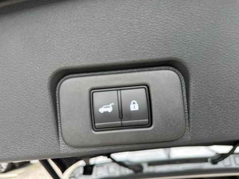 Used 2026 Nissan Rogue Platinum w/ Platinum Premium Package AWD/4WD image 19