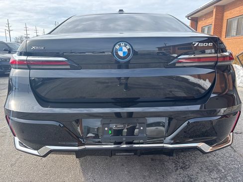 Used 2024 BMW 750e xDrive 750e xDrive Plug-In Hybrid w/ Premium Package image 10