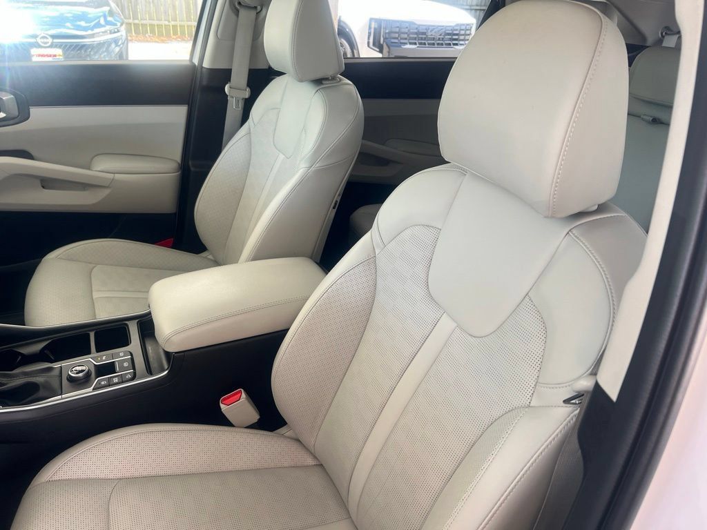Certified 2024 Kia Sorento S w/ Panoramic Sunroof Package FWD image 5