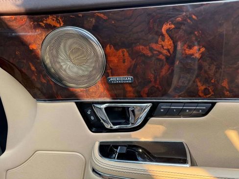 Used 2016 Jaguar XJ L Portfolio image 10