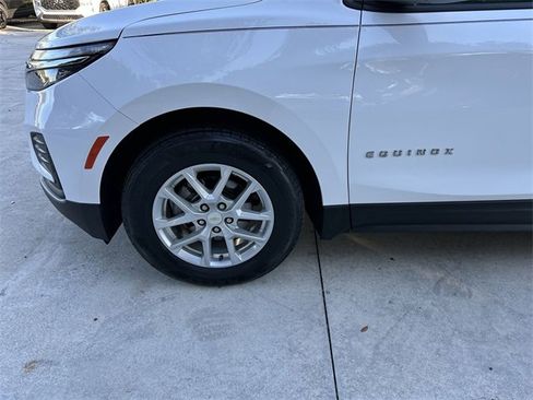 Used 2022 Chevrolet Equinox LS w/ LS Convenience Package image 19