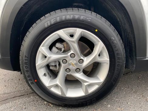 Certified 2024 Chevrolet Trax LS w/ LS Convenience Package image 22