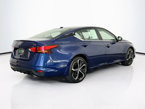 Used 2024 Nissan Altima 2.5 SR w/ SR Premium Package FWD image 9