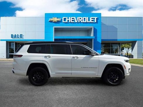 Used 2022 Jeep Grand Cherokee L Summit w/ Advanced Protech Group IV AWD/4WD image 2