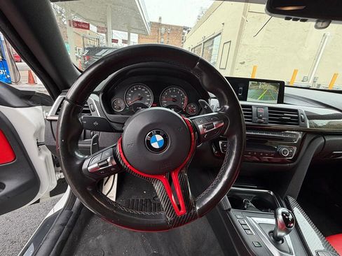 Used 2018 BMW M4 Convertible image 13
