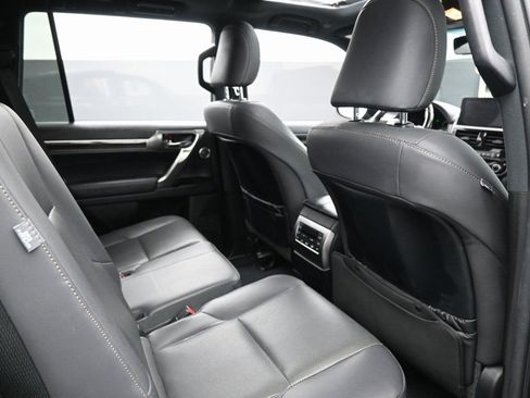 Used 2022 Lexus GX 460 Premium w/ Premium Plus Package image 35