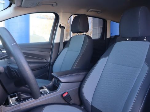 Used 2017 Ford Escape SE w/ Equipment Group 201A image 10