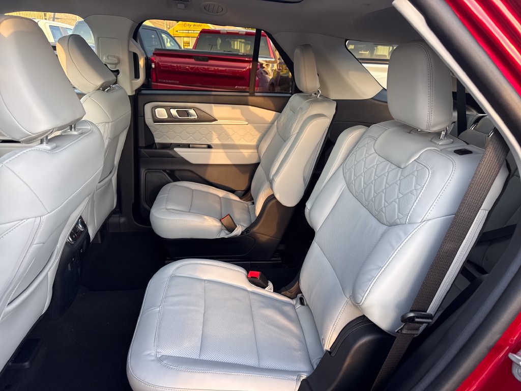 Used 2026 Ford Explorer Platinum w/ LUX Leather Package AWD/4WD image 18
