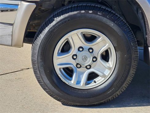 Used 2001 Toyota 4Runner SR5 image 8