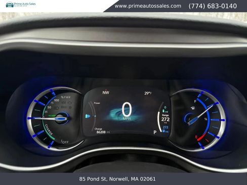 Used 2021 Chrysler Pacifica Touring-L FWD image 29