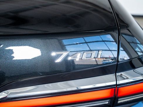 Used 2023 BMW 740i w/ Parking Assistance Package image 27