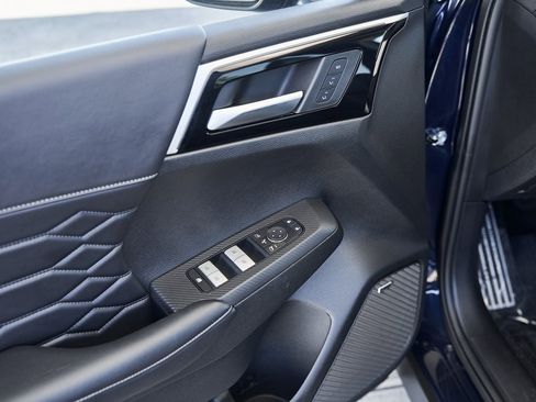 Used 2025 Mitsubishi Outlander SEL image 19