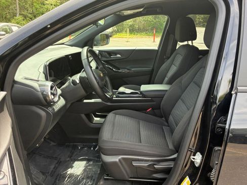 Used 2025 Chevrolet Equinox LT image 25