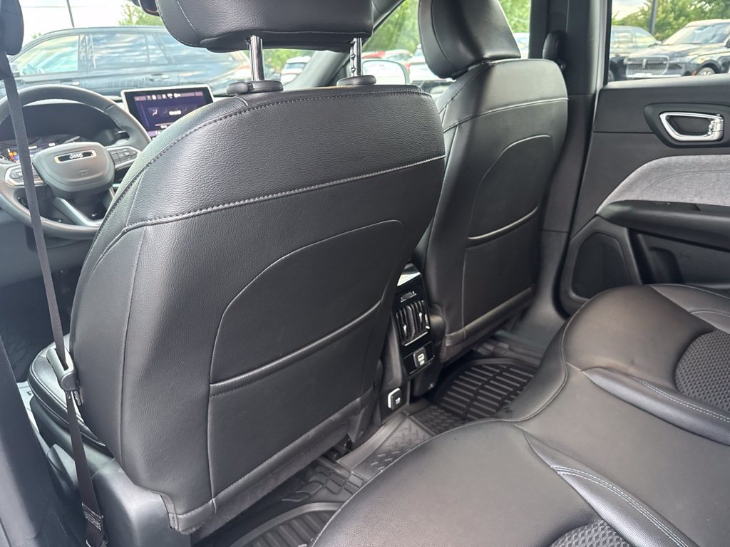 Used 2023 Jeep Compass Latitude AWD/4WD image 14