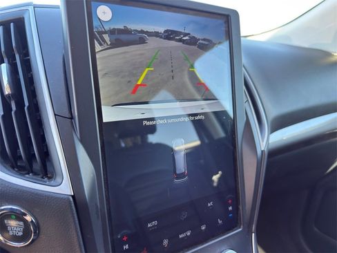 Used 2024 Ford Edge SEL image 16