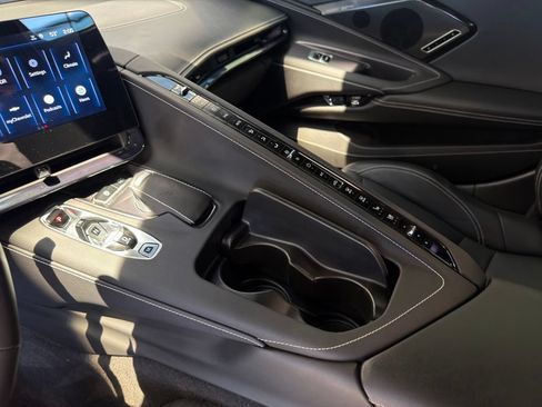 Used 2025 Chevrolet Corvette Stingray Preferred Conv w/ Stealth Interior Trim Package RWD image 15