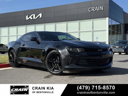 Used 2017 Chevrolet Camaro LT image 1