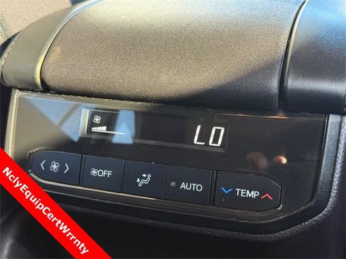 Used 2023 Toyota Highlander L image 16