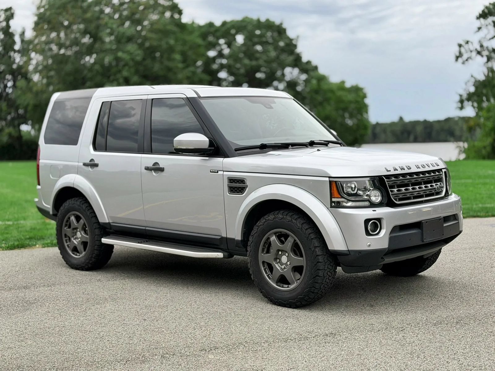 Used 2016 Land Rover LR4 HSE AWD/4WD image 1