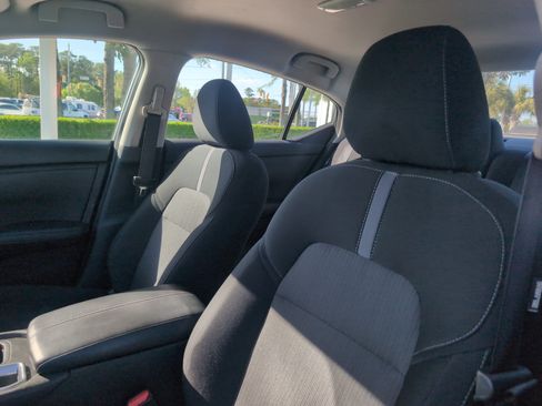 Used 2024 Nissan Sentra SV image 33