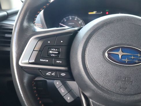 Used 2020 Subaru Crosstrek 2.0i Premium w/ Moonroof Package 1 AWD/4WD image 24