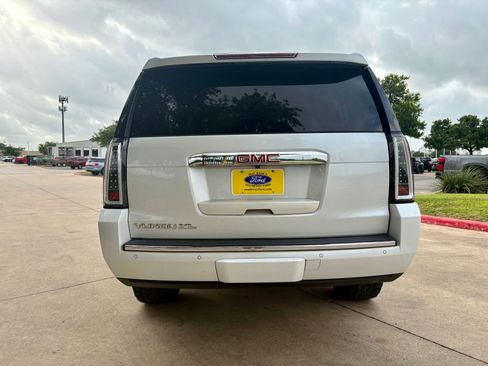 Used 2016 GMC Yukon XL Denali w/ Open Road Package AWD/4WD image 4