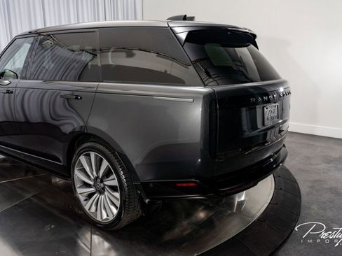 Used 2024 Land Rover Range Rover SV image 14