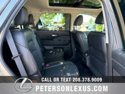 Used 2024 Nissan Pathfinder Platinum w/ Cargo Package AWD/4WD image 19