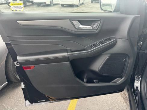 Used 2023 Ford Escape SE image 14