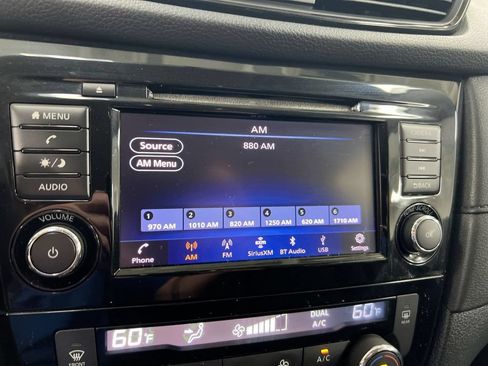 Used 2018 Nissan Rogue SV FWD image 14