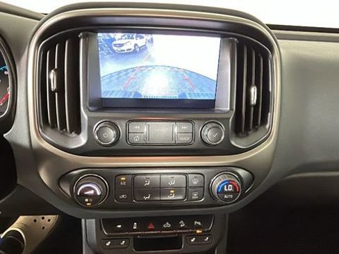 Used 2022 Chevrolet Colorado Z71 AWD/4WD image 24
