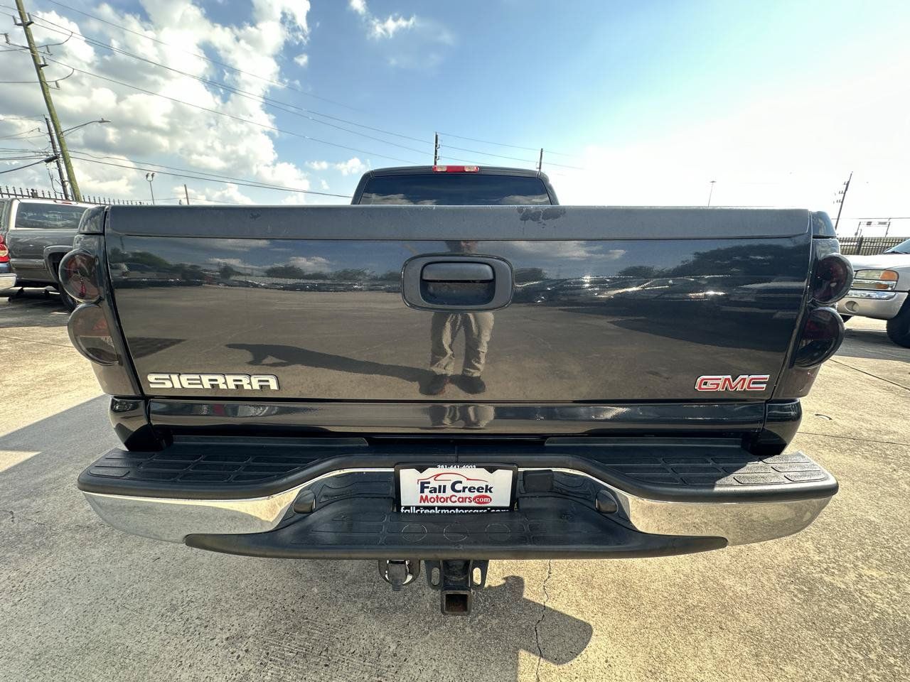 Used 2005 GMC Sierra 2500 SLE w/ Heavy-Duty Power Package AWD/4WD image 4