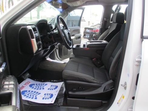 Used 2018 Chevrolet Silverado 1500 LT w/ All Star Edition image 10