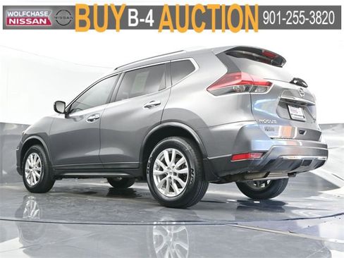 Used 2018 Nissan Rogue SV image 23
