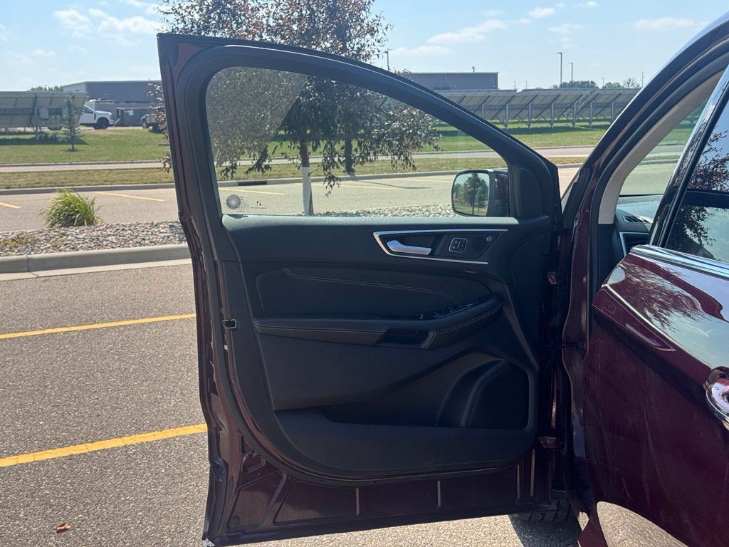 Used 2020 Ford Edge Titanium w/ Canadian Touring Package AWD/4WD image 5