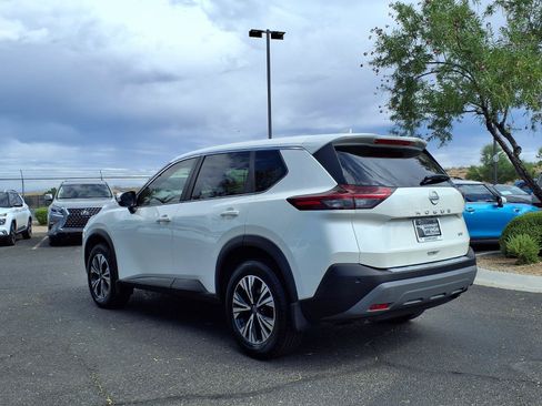 Used 2023 Nissan Rogue SV FWD image 4