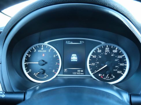 Used 2016 Nissan Sentra SR image 6